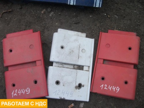 Накладка над дверцей
